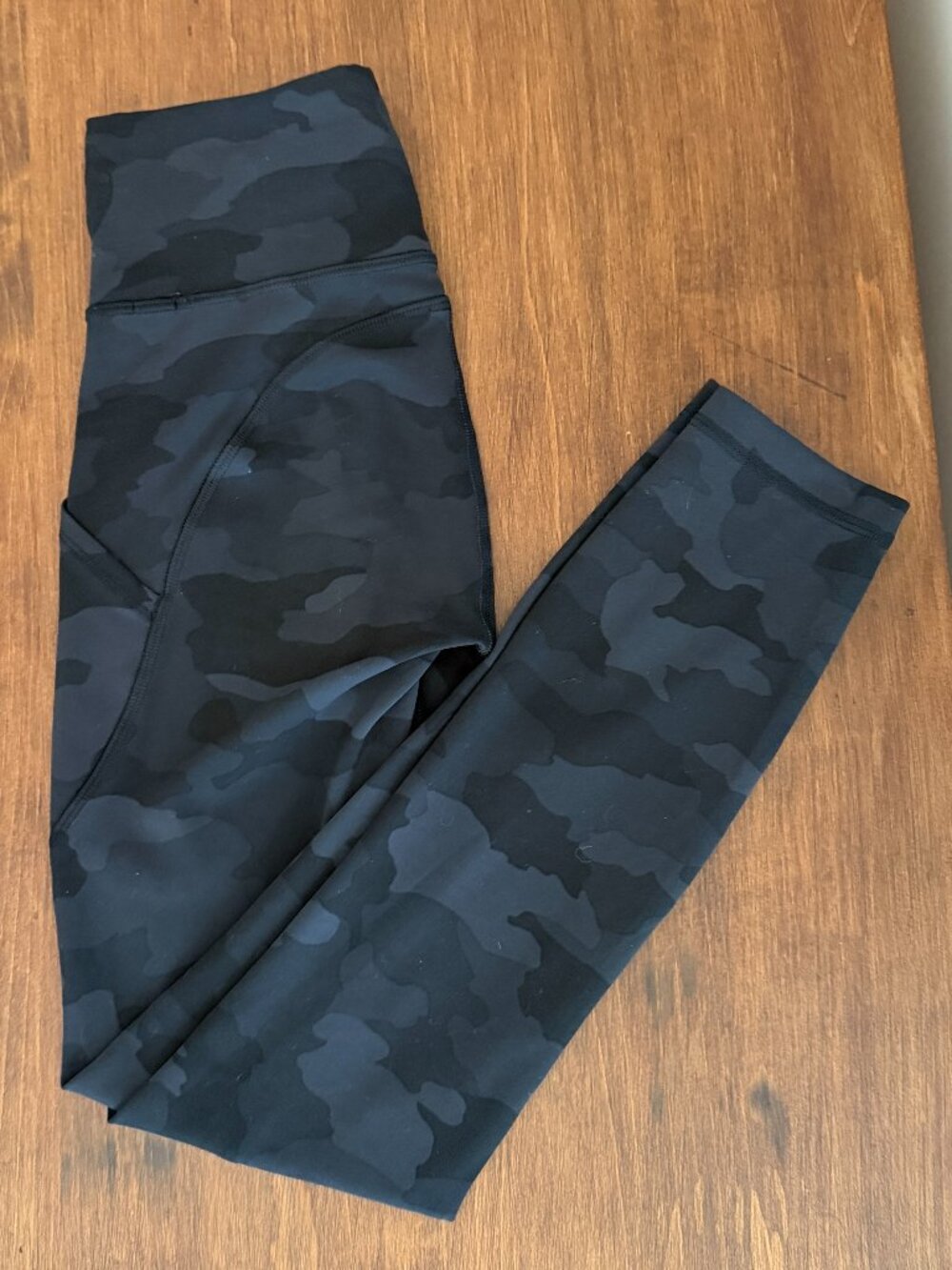 Lululemon Fast & Free High-Rise Crop 23.5” Size 0 Leggings in Incognito Camo